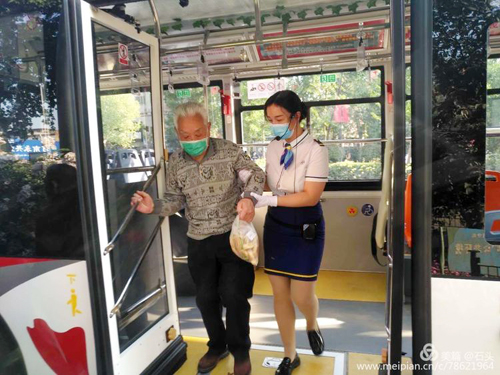 車靚，服務(wù)也靚01.jpg